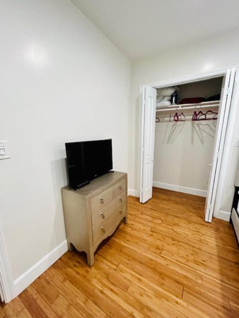 Gated Contemporary 3 Bedroom - 2 Bathroom Home In South La Plus Parking Los Angeles Exterior photo