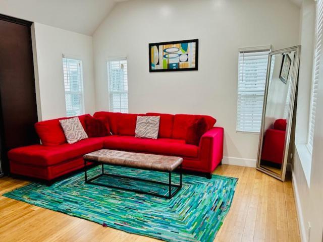 Gated Contemporary 3 Bedroom - 2 Bathroom Home In South La Plus Parking Los Angeles Exterior photo